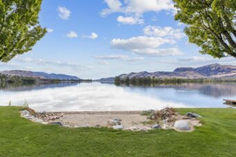 #104 – 5401 Lakeshore Drive